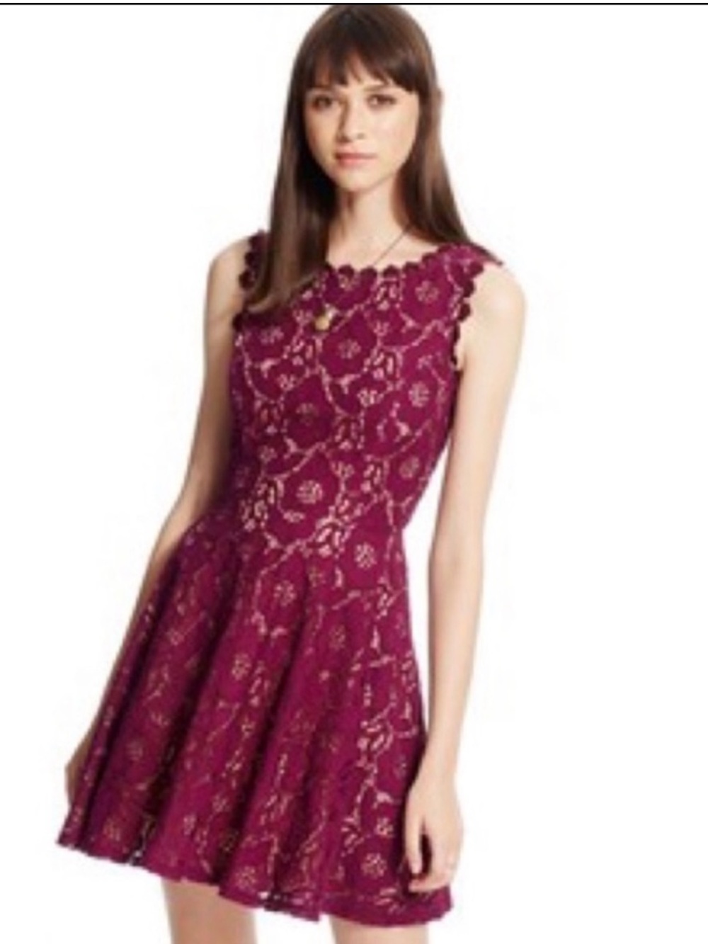 City Studio junior’s Burgundy Sleeveless Lace Fit &
Felare Dress Mini Size 5